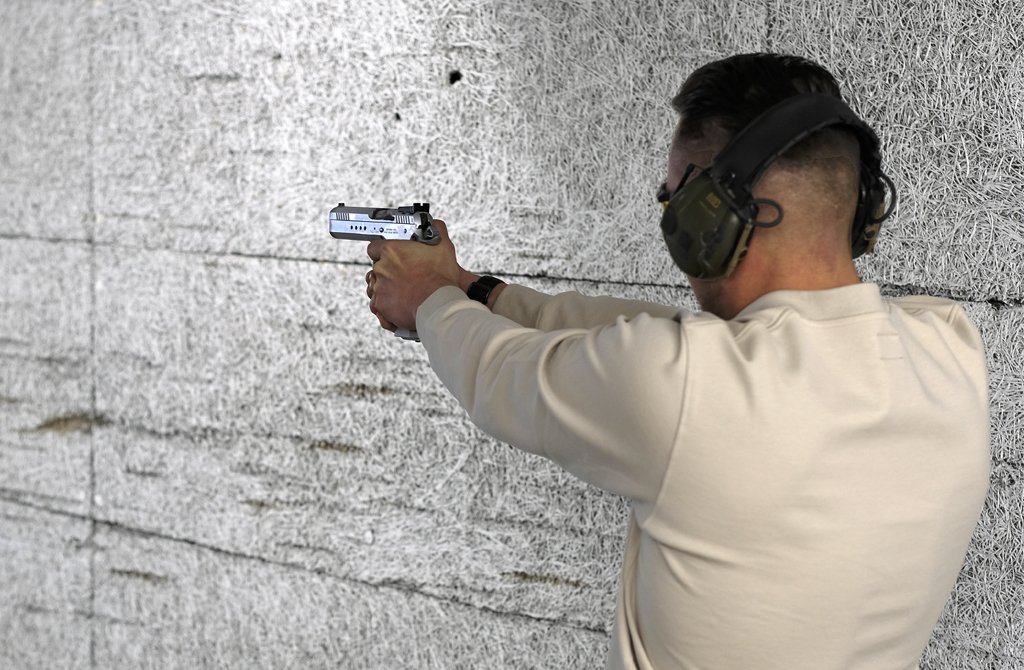 Service Pistol is een relatief nieuwe dynamische discipline binnen de schietsport