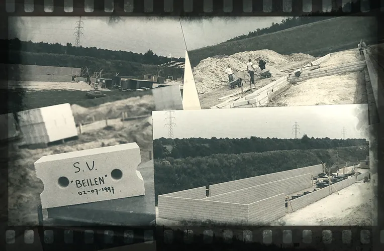 Het getoonde gebouw met parkeerplaatsen daaromheen is het 't Schiethuus van de schietsportverening SV Beilen